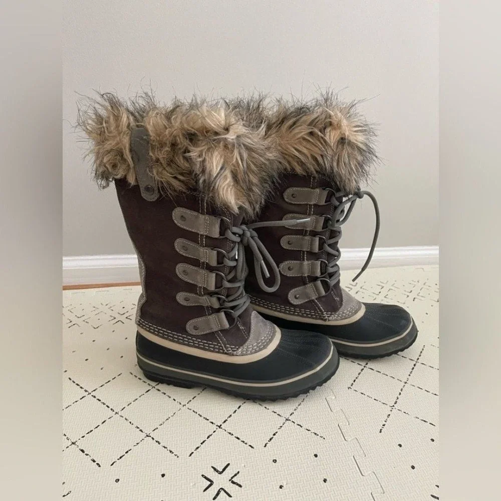 Sorel Joan of arctic faux fur cuff winter waterproof‎ boots size 6